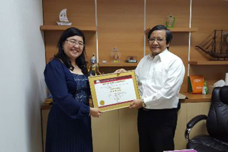 Murni Teguh Memorial Hospital pada tanggal 05 Januari 2016 telah dinyatakan lulus Akreditasi KARS